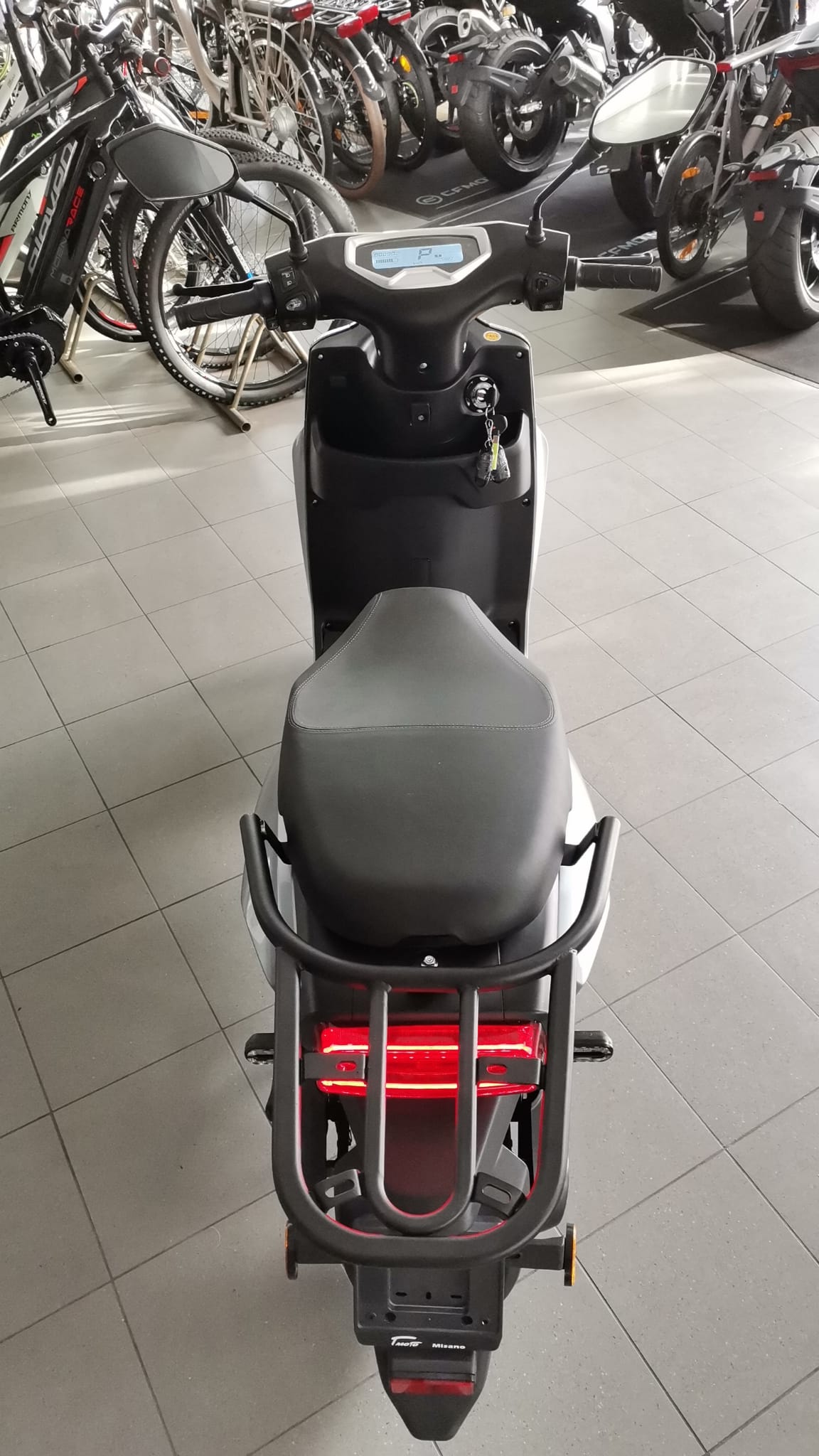 Yadea T9L Plus (2023)