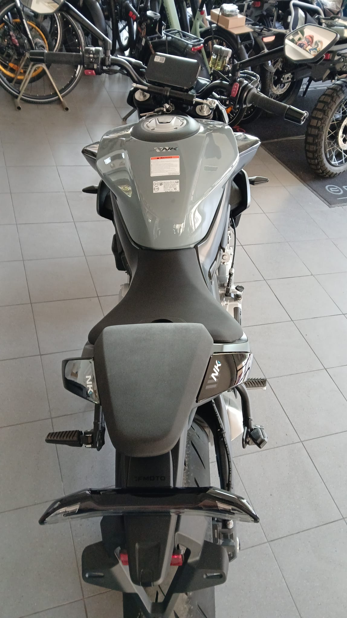CFMOTO 675NK