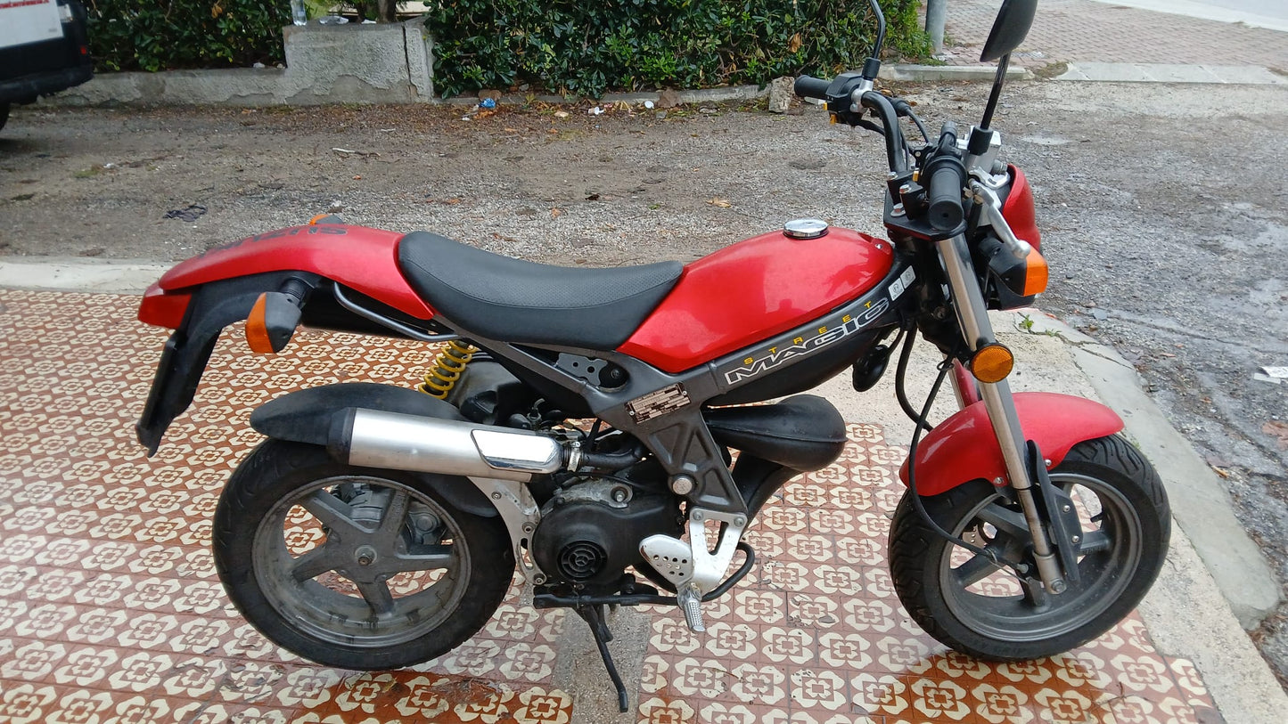 SUZUKI STREET MAGIC 50