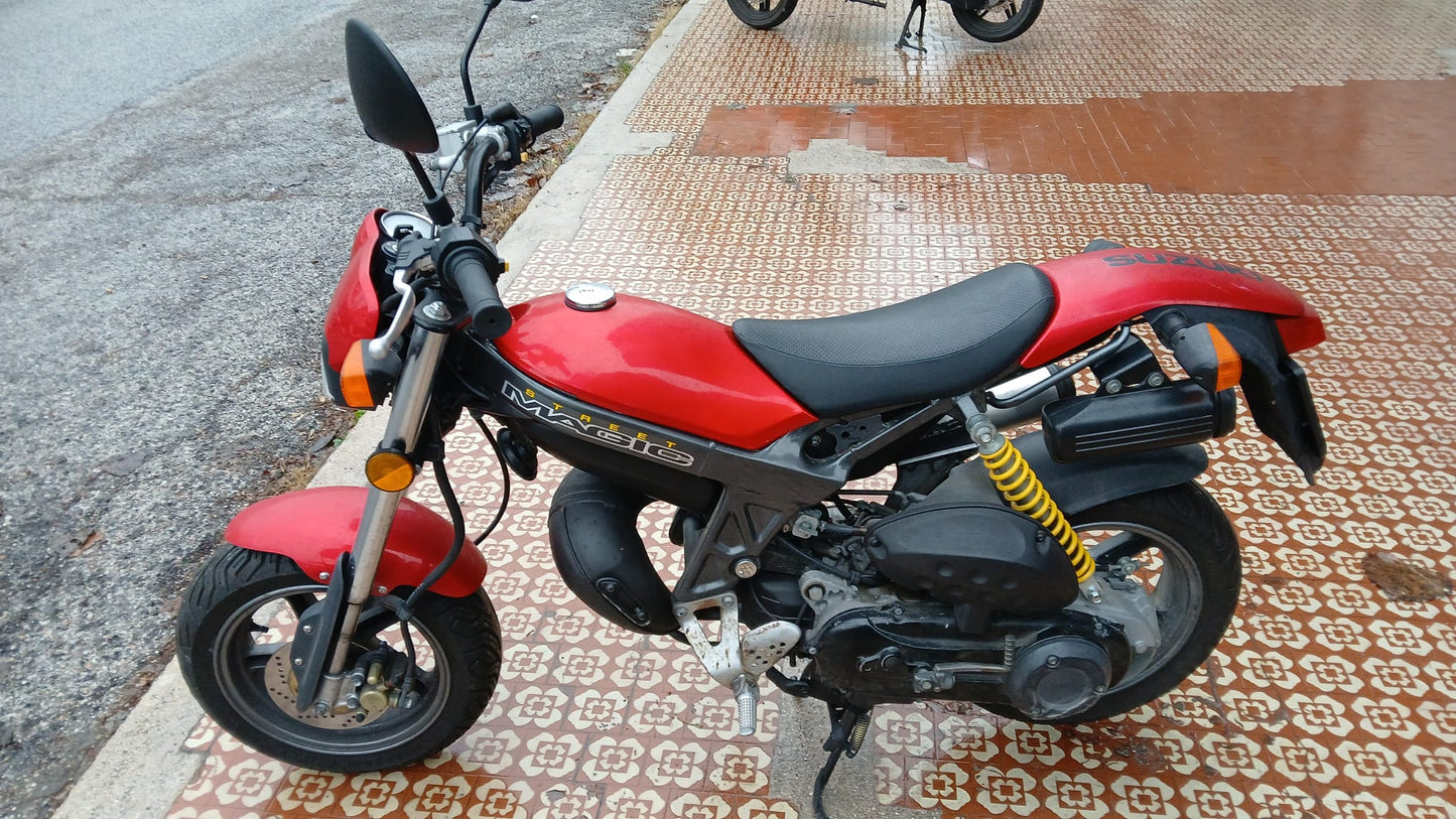 SUZUKI STREET MAGIC 50