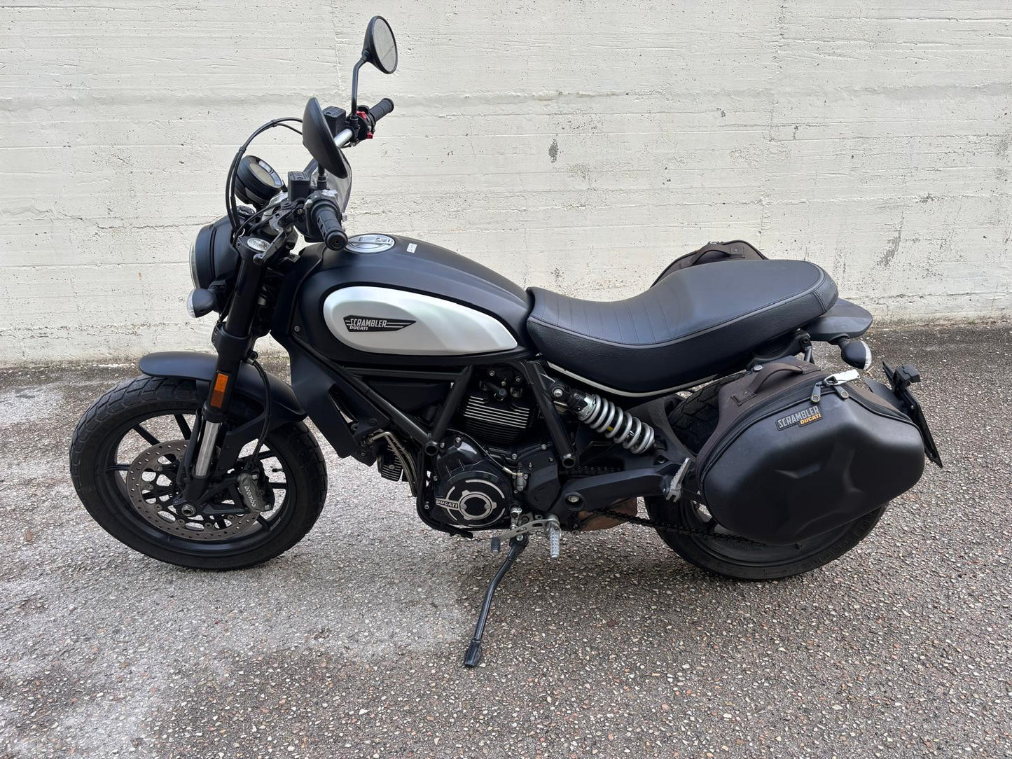 DUCATI SCRAMBLER 800