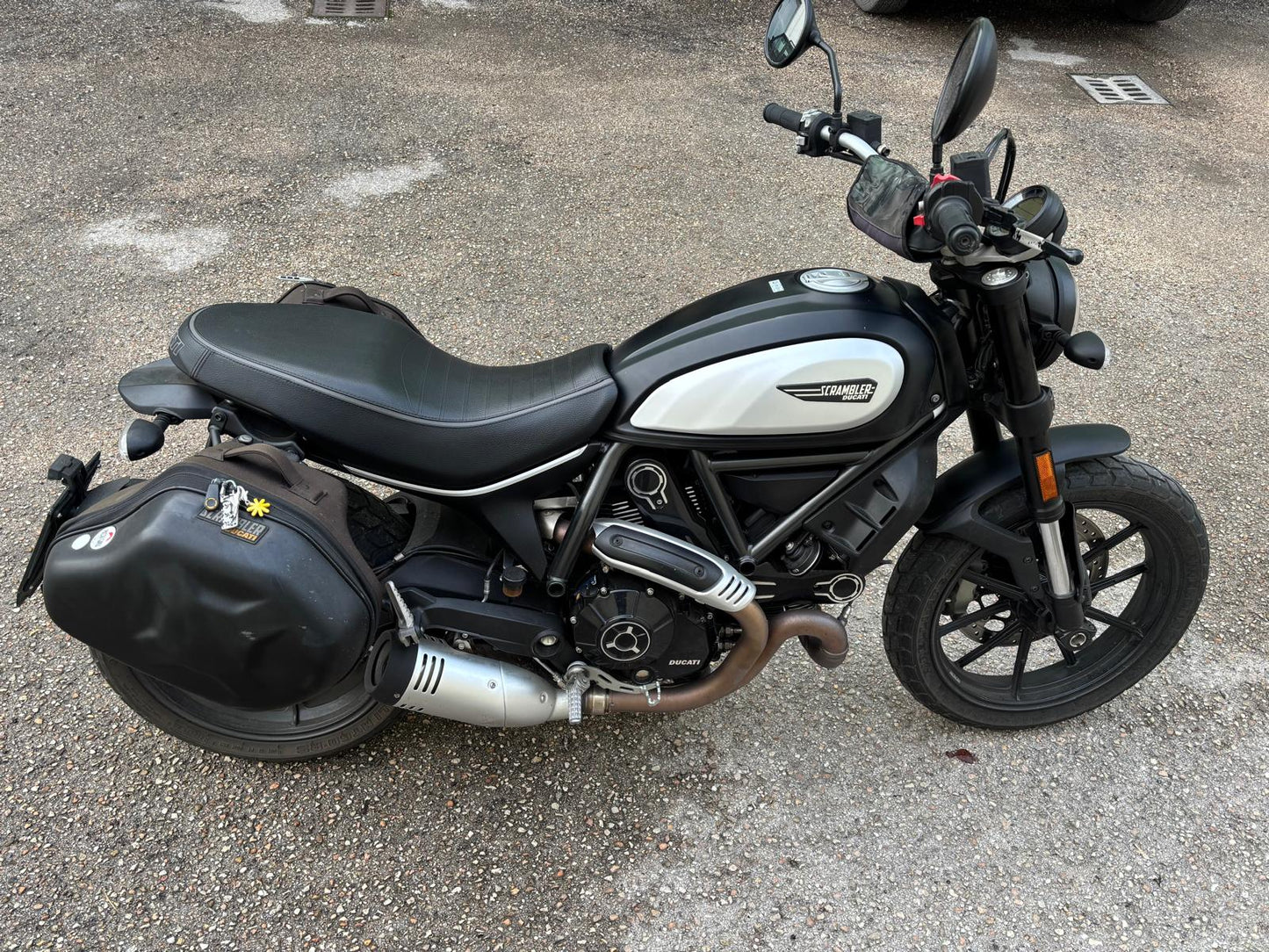 DUCATI SCRAMBLER 800
